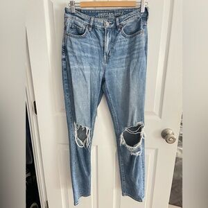 American Eagle Outfitters Strigid Distressed Mom Jeans size 4